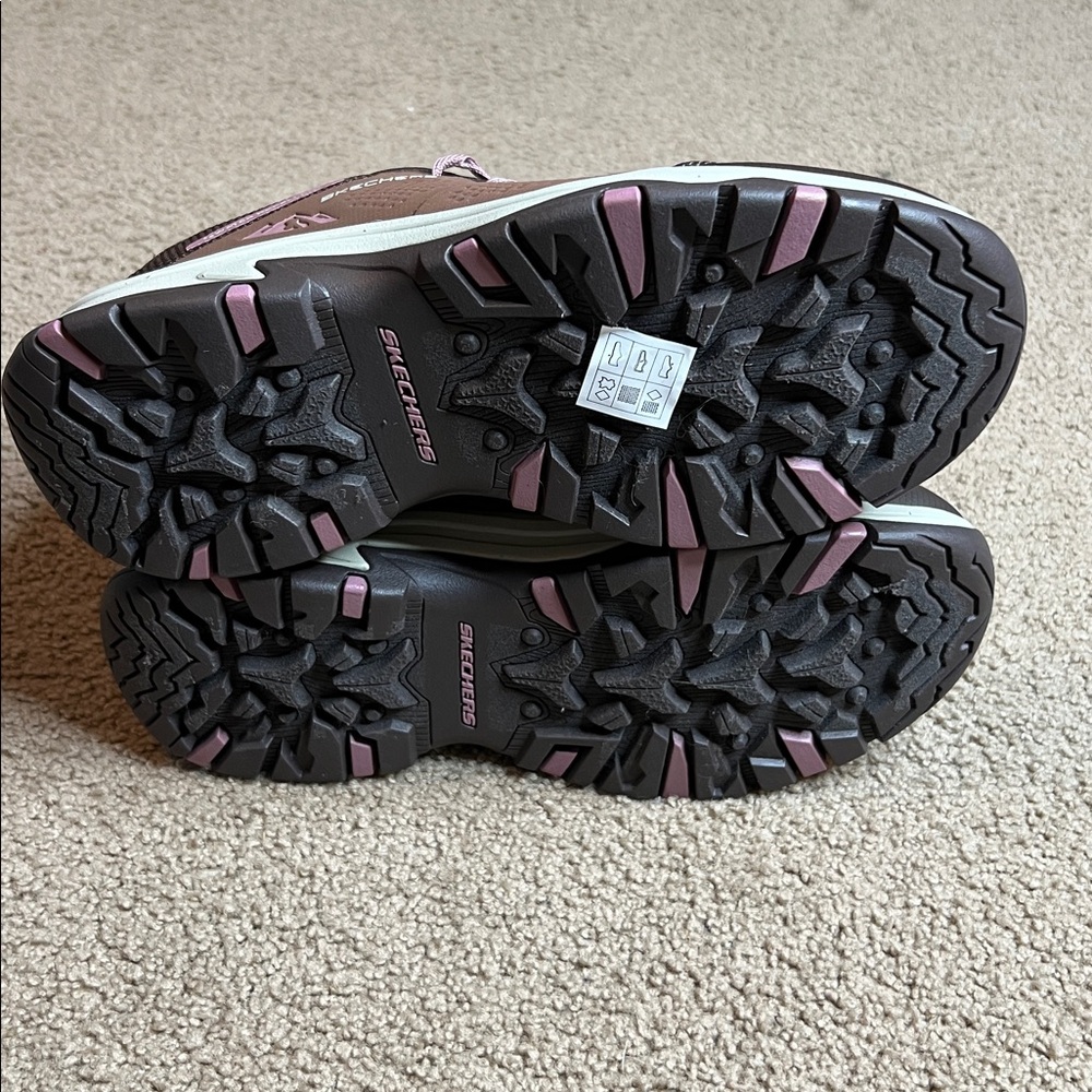 NWT - Skechers Outdoor Trail Shoes - Size 8.5 - Picture 6 of 9